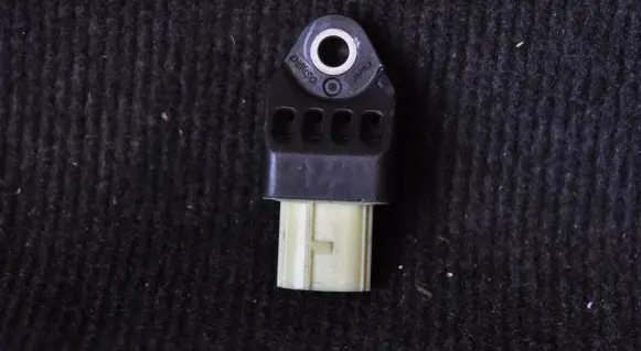 Toyota RAV 4 (XA30) Airbag deployment crash/impact sensor 8983133020