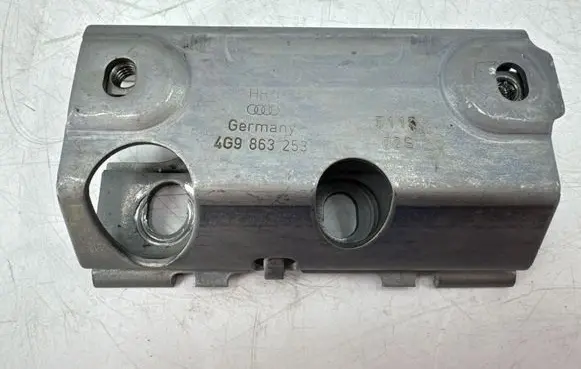 Audi RS6 C7 Tie down hook / loop 4G9863253