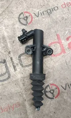 Clutch slave cylinder