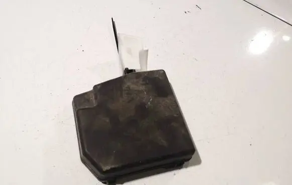 Toyota Yaris Fuse box cover 8266252340