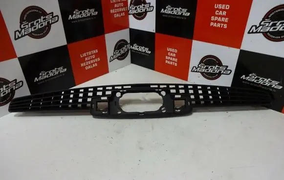 Audi A3 S3 8P Dash center speaker frame 8P0819635