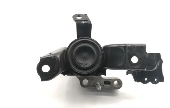 Toyota Yaris Cross Engine mount bracket