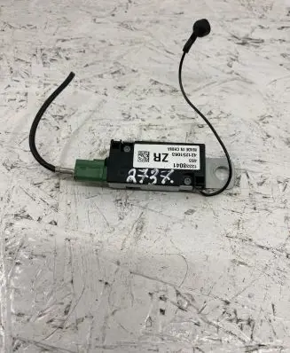 Opel Zafira C Antenna control unit 13338041