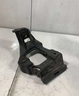 Audi A6 S6 C5 4B Fender mounting bracket 4B0853922B