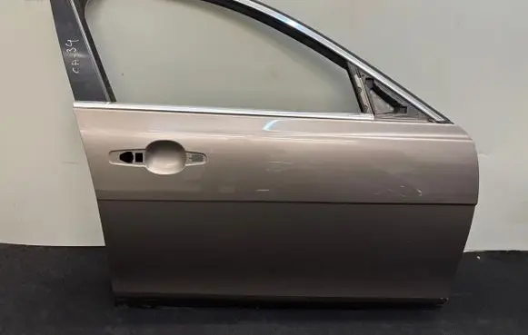 Jaguar XE Front door 762638