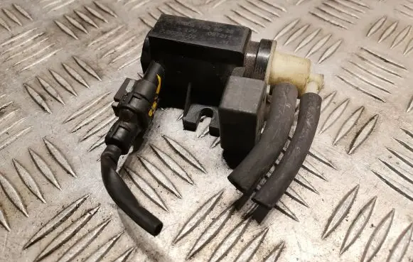 Mercedes-Benz A W169 Turbo solenoid valve 0061536628