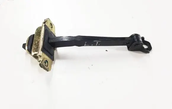 Chevrolet Captiva Rear door check strap stopper