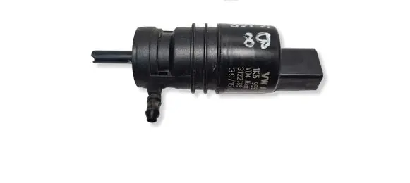 Volkswagen PASSAT B8 Windscreen/windshield washer pump 1K5955651