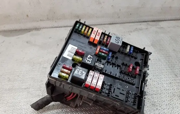 Audi A3 S3 8P Fuse module