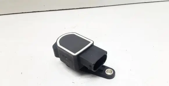 Headlight/headlamp level sensor