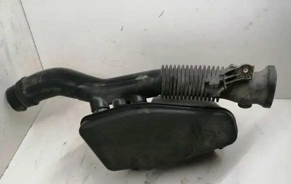 Toyota Prius (XW30) Intake resonator 1789337040
