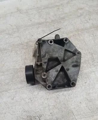 Opel Astra H A/C compressor mount bracket 55191330