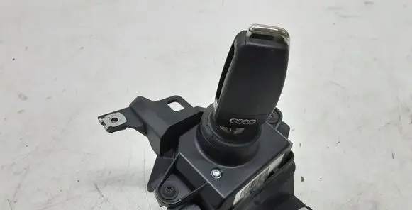 Audi Q7 4L Ignition lock 4F0910132E