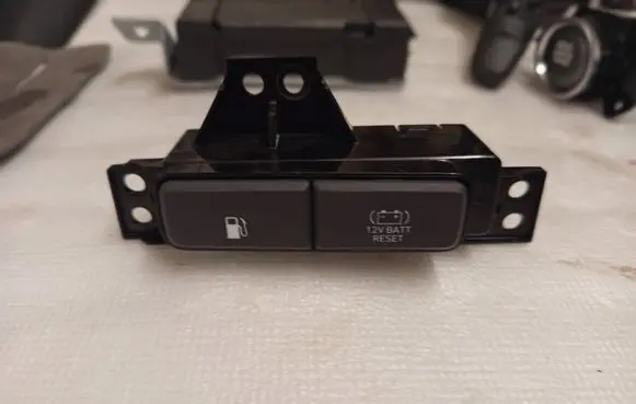 Other switches/knobs/shifts