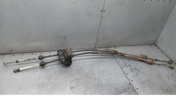 Peugeot 307 CC Gear shift cable linkage