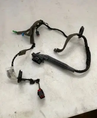 Volvo V50 Front door wiring loom 30745840 996665109 30745840E