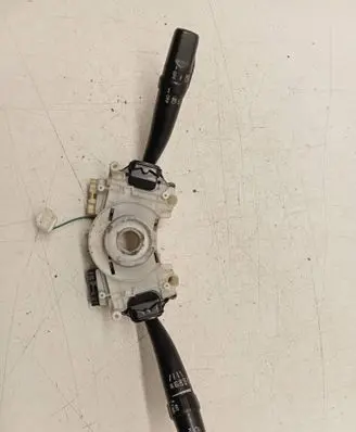 Toyota Avensis T220 Wiper turn signal indicator stalk/switch 96229005