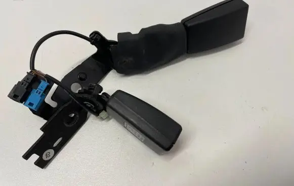 Mercedes-Benz CLS C257 Rear seatbelt buckle A2908601100