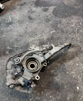 Mercedes-Benz E W211 Front wheel hub