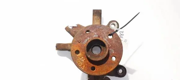 Mercedes-Benz Vito Viano W638 Front wheel hub