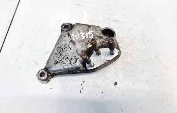 Volvo S40, V40 Engine mounting bracket 30611139