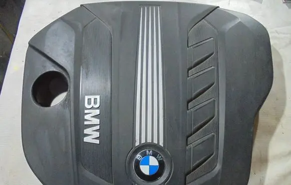 BMW X3 F25 Engine cover (trim) 13717811024