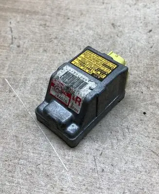 Toyota Avensis Verso Airbag deployment crash/impact sensor 8986044010