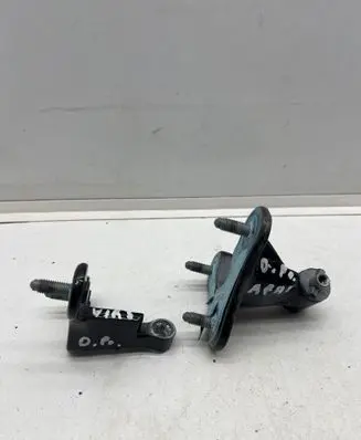 Mercedes-Benz GLE W167 Front door lower hinge A0000162724 0000252323