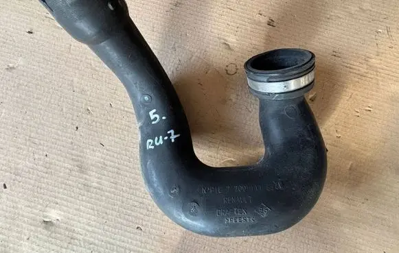 Intercooler hose/pipe