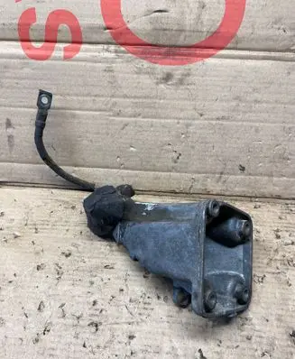 BMW 5 E34 Engine mounting bracket 1135764
