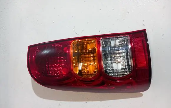 Toyota Hilux (AN10, AN20, AN30) Rear/tail lights 815600K010