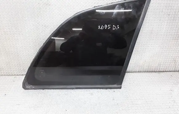 Toyota RAV 4 (XA20) Rear side window