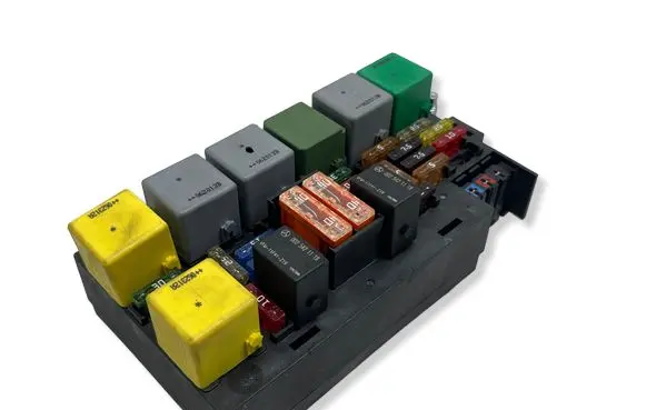Mercedes-Benz ML W164 Fuse module A1645400672