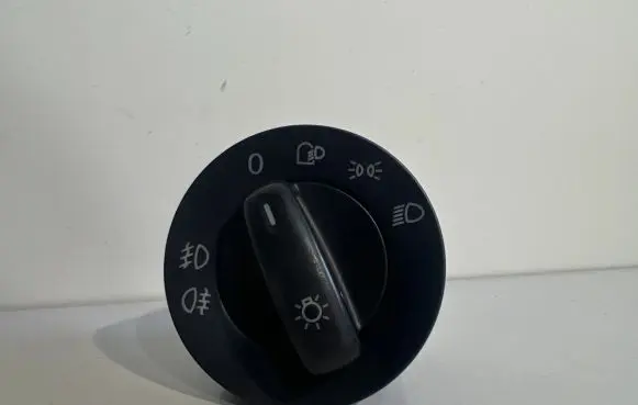 Volkswagen Golf IV Light switch GV115