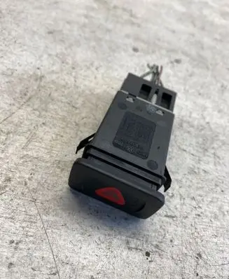 Volkswagen Golf IV Hazard light switch 1j0953235j