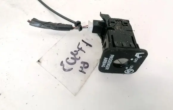 Toyota Verso Passenger airbag on/off switch 