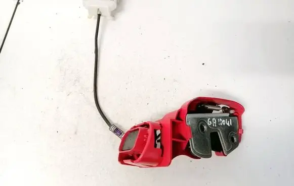 Mazda 3 I Seat back rest lock catch 