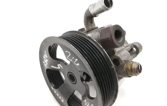 Toyota RAV 4 (XA20) Power steering pump A0044667001