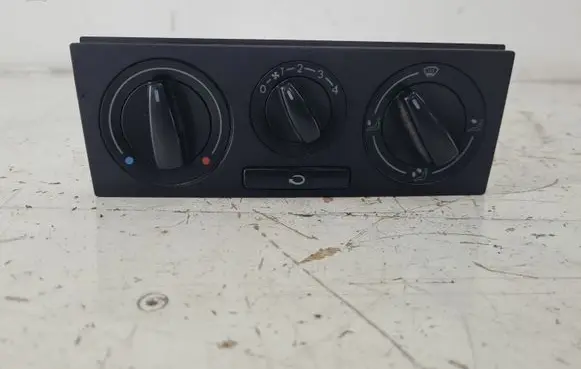 Volkswagen Polo III 6N 6N2 6NF Climate control unit 1J0819045F