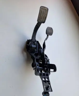 Opel Combo E Pedal assembly 84PD8J0013188 86ET2574091
