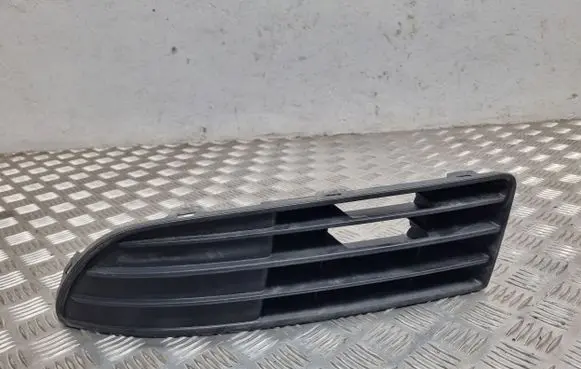Volkswagen Polo IV 9N3 Front bumper lower grill 6Q0853665D