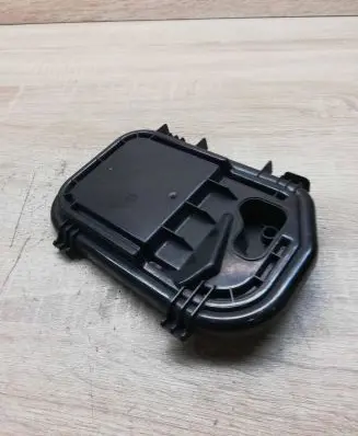 Audi A6 S6 C6 4F Headlight/headlamp dust cover 16016300l