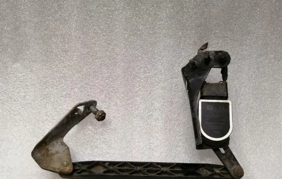 Rear air suspension level height sensor