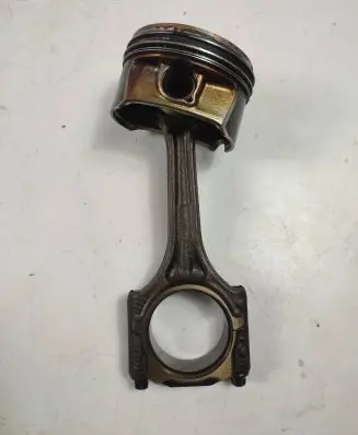 Volkswagen Golf V Piston with connecting rod 06DD