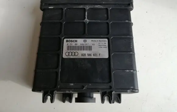 Audi A4 S4 B5 8D Engine control unit/module 028906021F 0281001366 0281001367