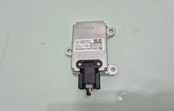 Hyundai Tucson JM ESP acceleration yaw rate sensor 956902E310