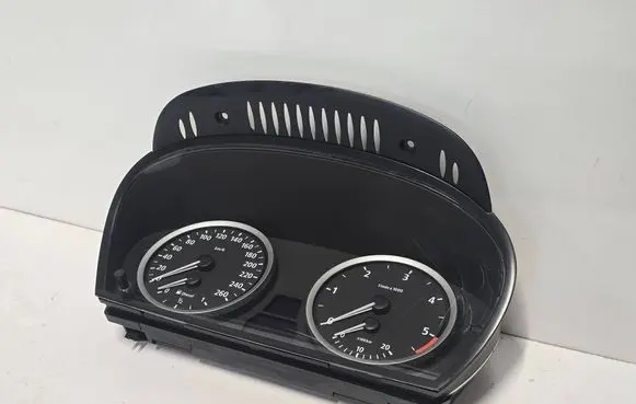 Speedometer (instrument cluster)