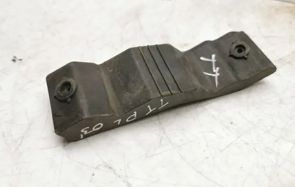 Audi TT Mk1 Front bumper mounting bracket 8n080718aa