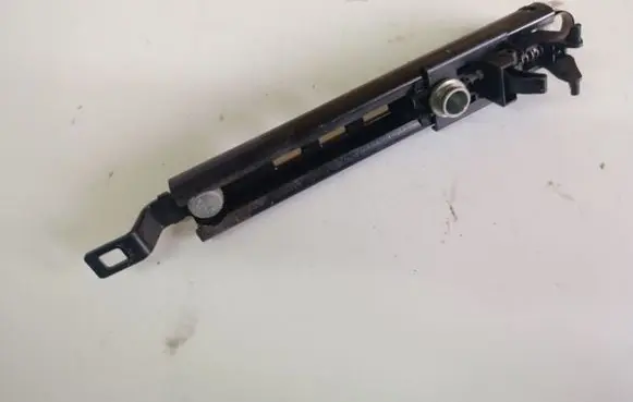 Opel Astra H Seat belt adjustment rail GM13166032