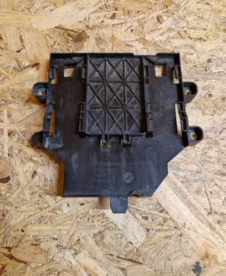 Volvo XC60 Engine control unit holder 31331597